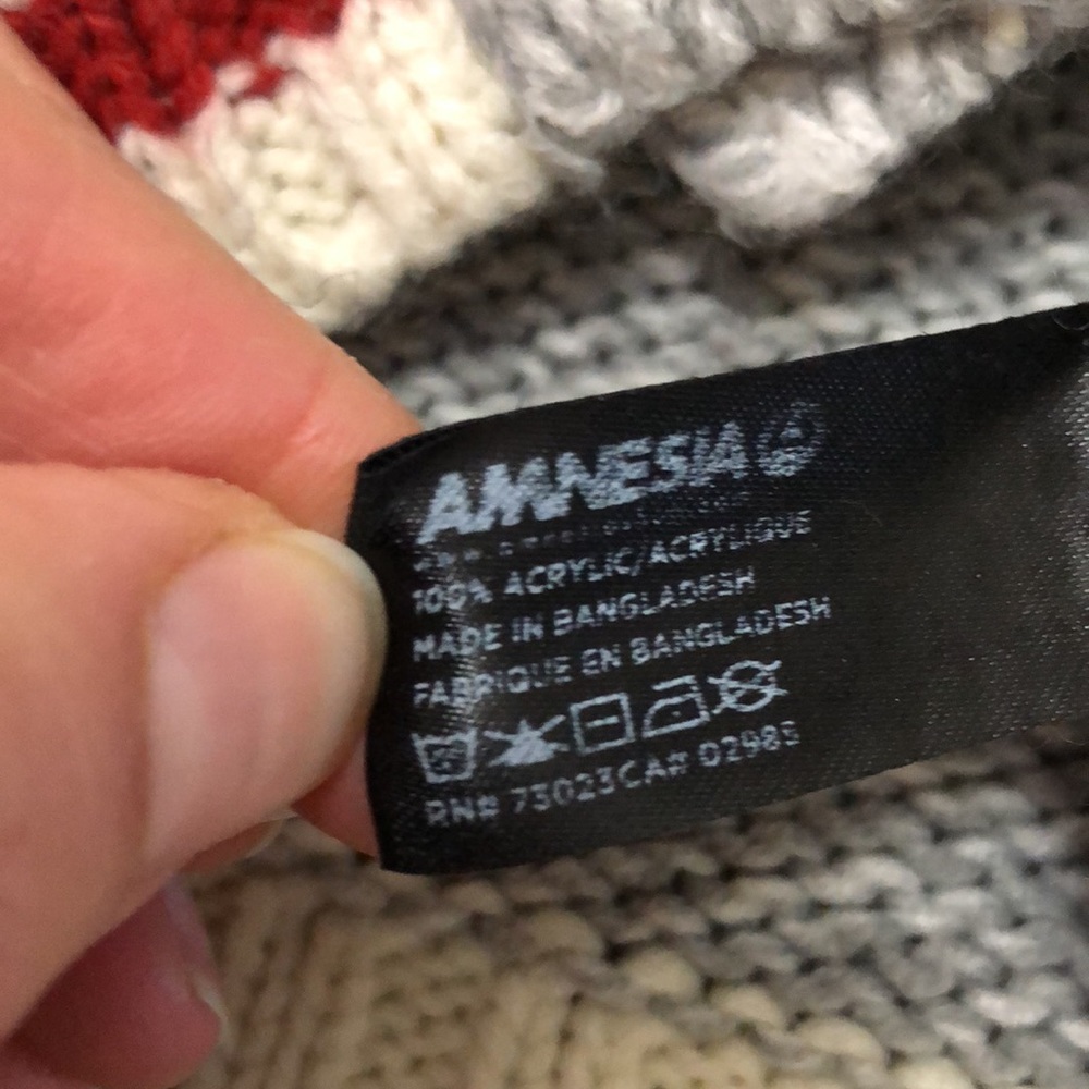 Amnesia | Gray Roots Style Cabin Sweater - Picture 8 of 8